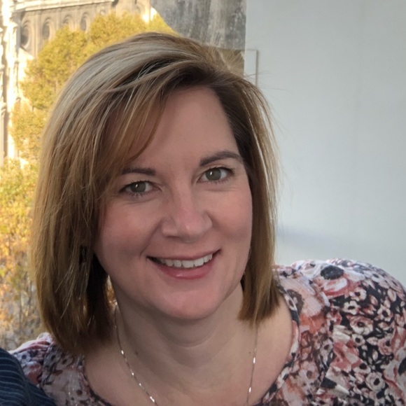 Meet your Posher, Lori - Picture 2 of 2